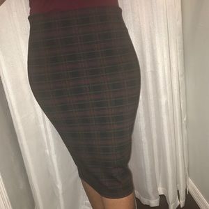 Plaid midi pencil skirt